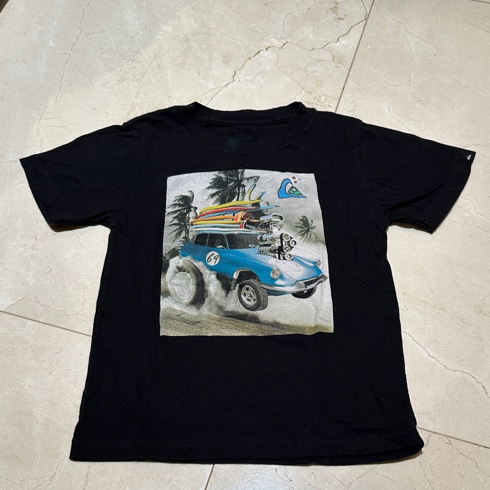 Quiksilver kids Classic Black tshirt, great for that cool look to the beach